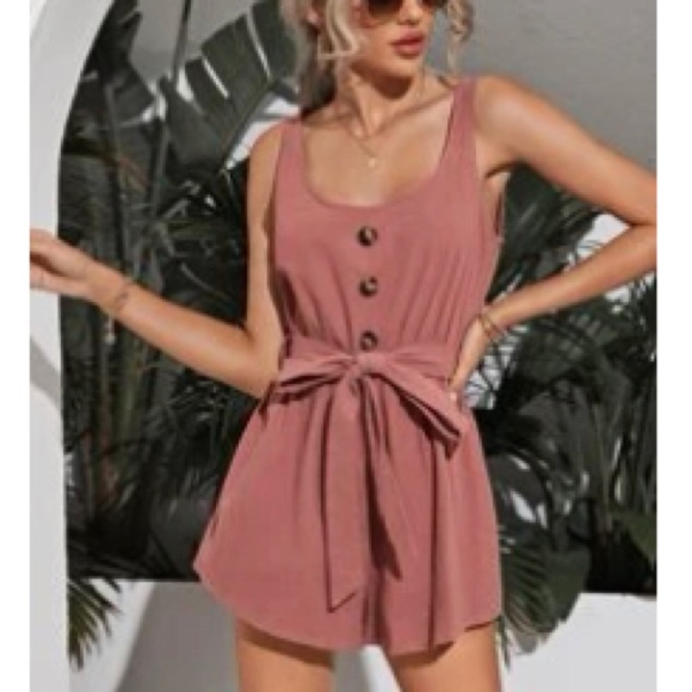 Mauve romper with buttons and tie